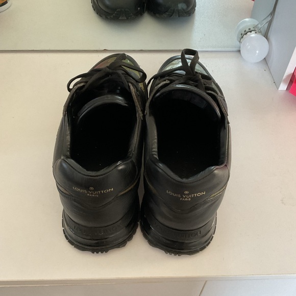 Louis Vuitton sneakers authentic - Picture 3 of 5